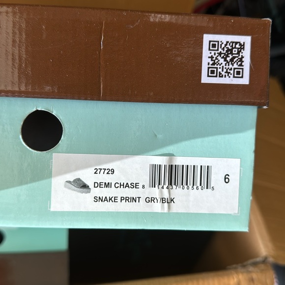 Brand New Snake print Sandal - Picture 3 of 3